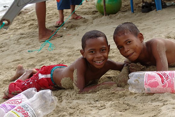 una sonrisa, a pesar de las botellas sin chispa