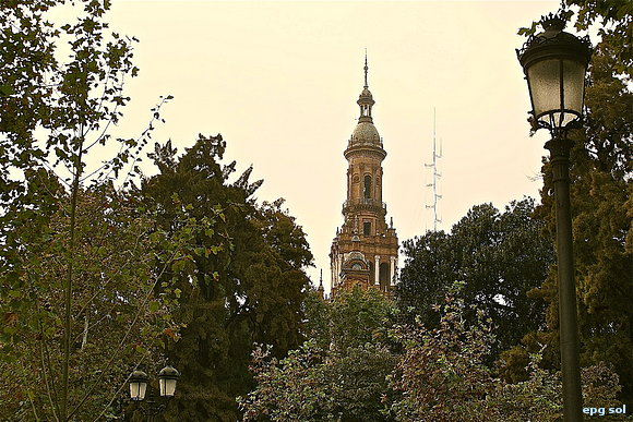 fragmento de torre, como de las mil y una noches