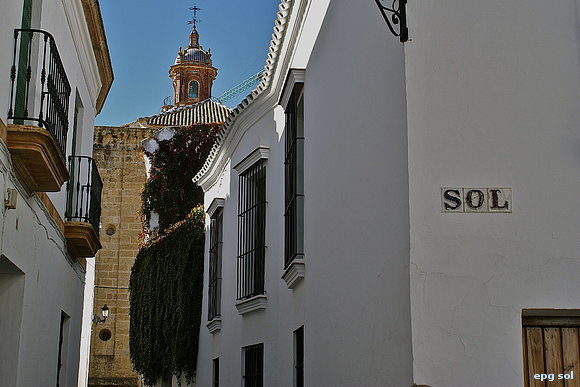 una torre escondida de la calle de sol