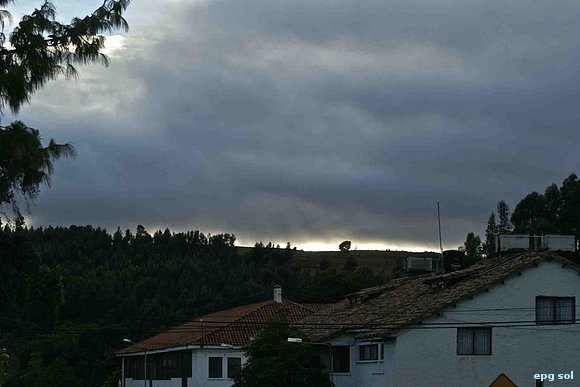 por el camino donde se guarda el sol..