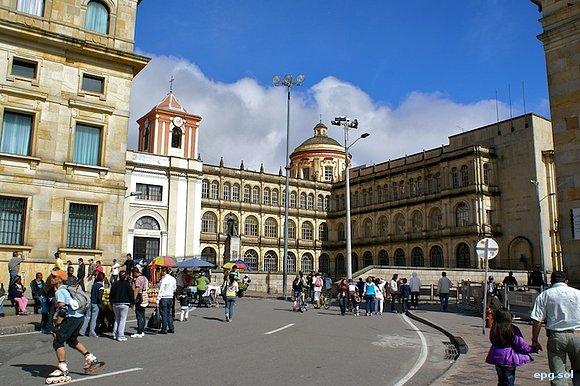 ...Bogotá, centro histórico---Plaza de Bolivar