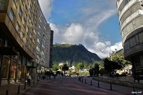 mismo cielo, mismo aire, otra montaña