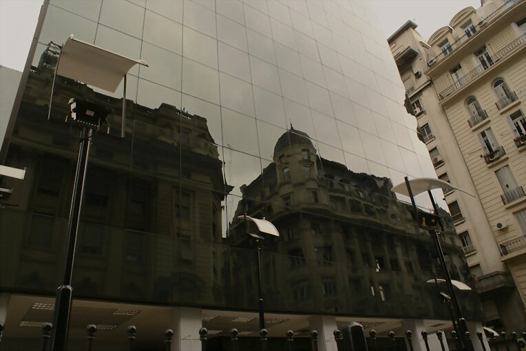 Más reflejos del Mon-ton. En amarillo...