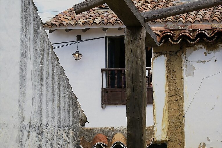 un farolito que esperando la luna....