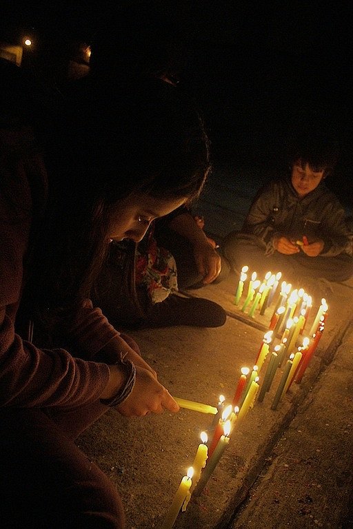 una vela, un color, una luz. una noche...