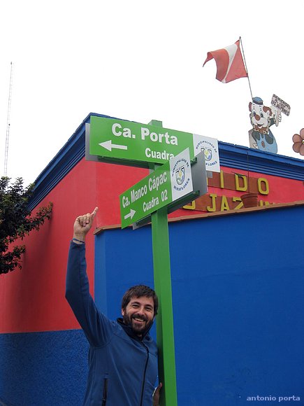 una calle en lima