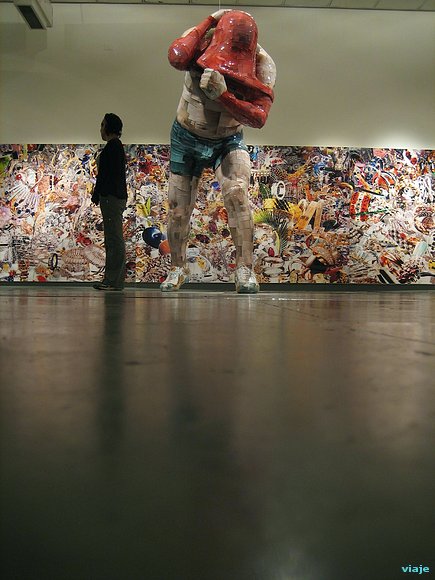 sirueta de charo sobre arte