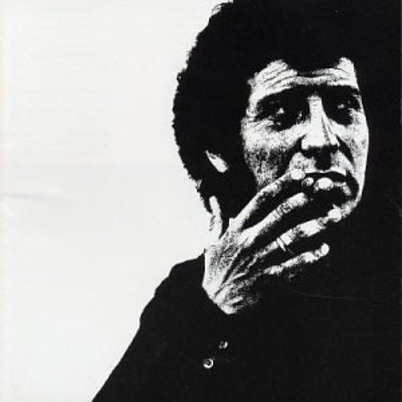 VICTOR JARA CANTANTE DIRECTOR DE TEATRO