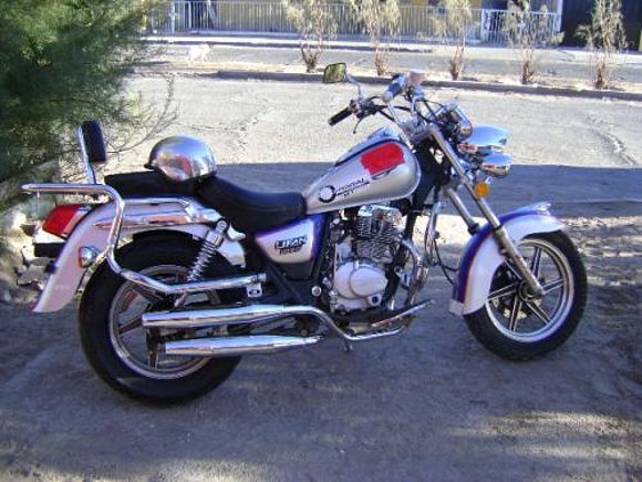 mi moto lifan bautizada como Michelle...