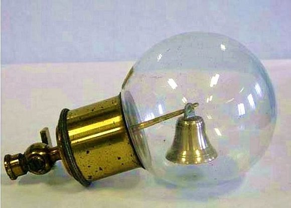 OBJETOS EXTRAÑOS: CAMPANA DE VACIO...