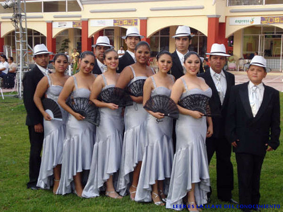 GRUPO DE DANZA  MAHUATZI