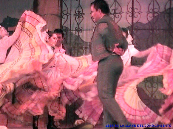 PRIMER BAILARÍN DE DANZA REGIONAL A NIVEL NACIONAL