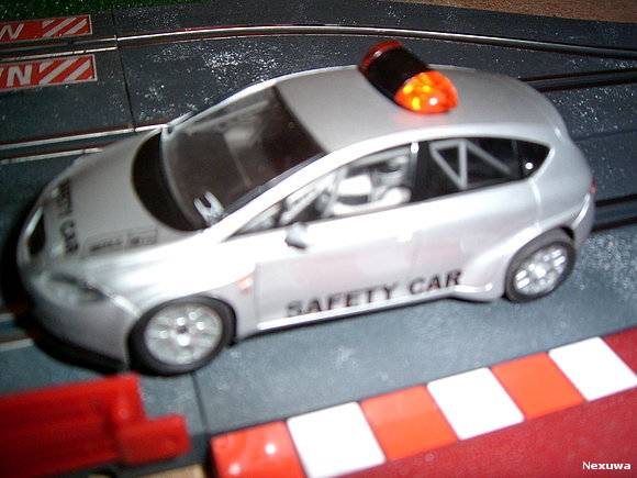 Leon Safety car