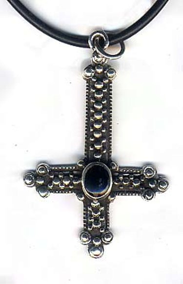 Cruz Invertida.