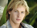 LeWiS GaNaDoR&iexcl;!