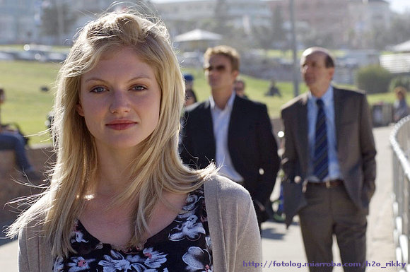 Cariba Heine ( Rikki )