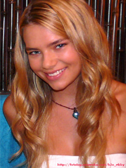 Bella- en 3 temporada de h2o