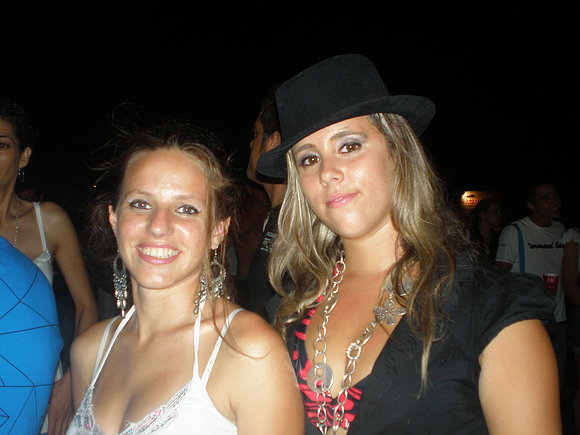 Ester & Sara