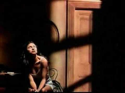 &quot;HUNDIDO EN UN RINC&Ograve;N&quot; Man&agrave;...