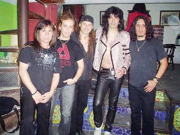 --Adrian, Fernando, Hugo, Walter y Guillermo--