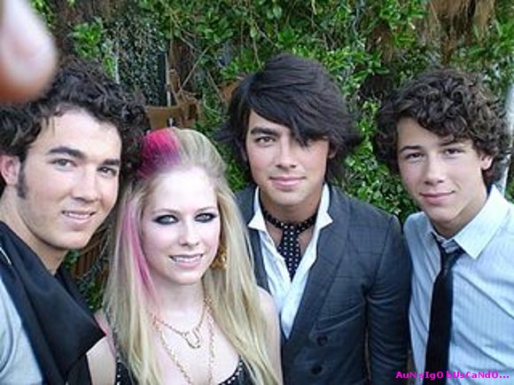 Avril Lavinge i Jonas Brothers