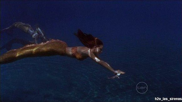 Las sirenas en el capítulo "En aguas calientes"