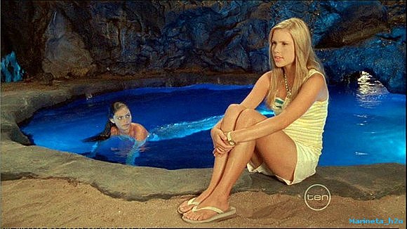 H2O - Emma and Cleo   -   " Fuego y hielo "