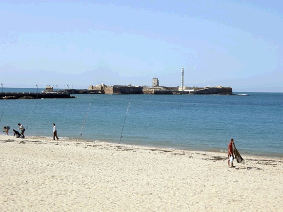 Playa de la caleta , castillo de San Sebastian