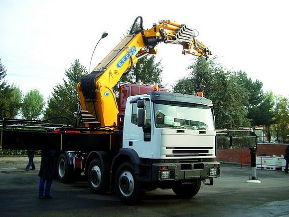 Gruas Effer