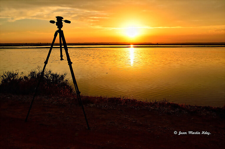 TRÍPODE AL ATARDECER