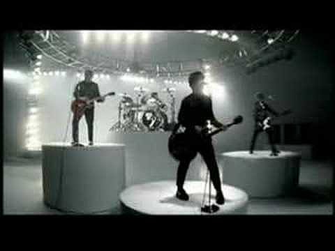 green day wake me up when september ends