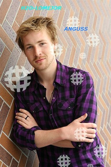 Exclu de Angus!