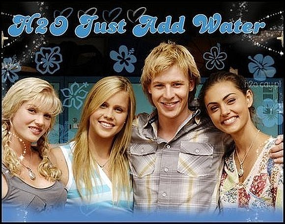 las tres y angus