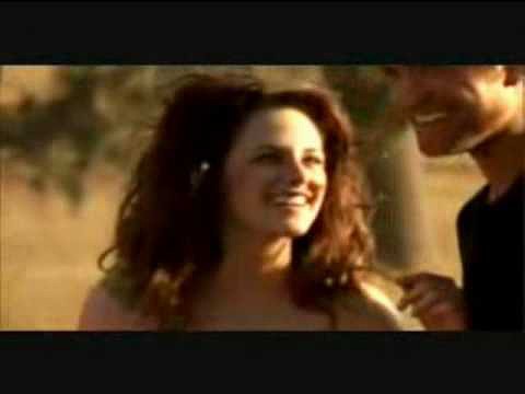 hacen una hermosa pareja SONG OF KELLY SWEET