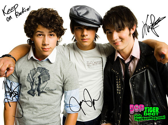 JONAS BROTHERS