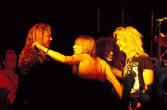 AXL Y EL VOCALISTA DE METALLICA