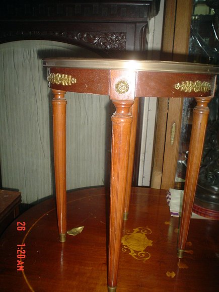 MESA DE ESTILO