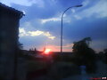 Sol tras la farola