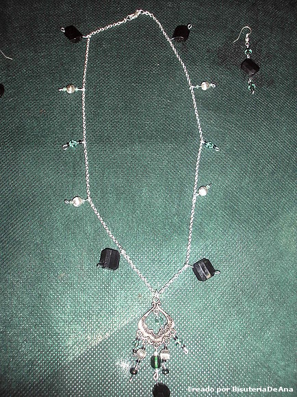 Conjunto de collar y pendientes de Swarozski