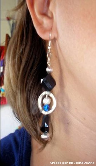 Pendiente de plata y cristal de Swarozski azul