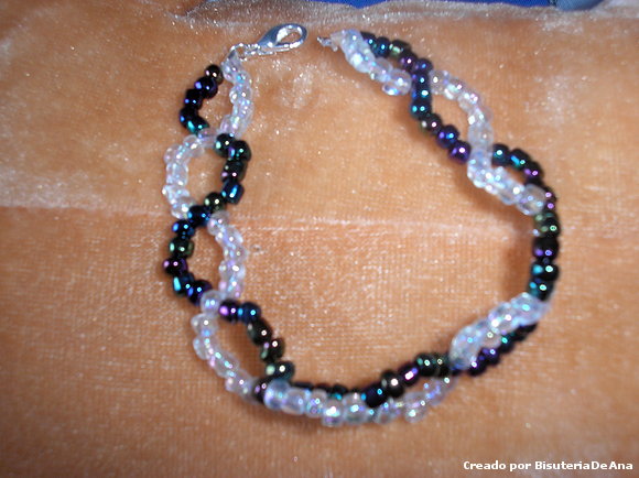 Pulsera enrrollada realizada a mano