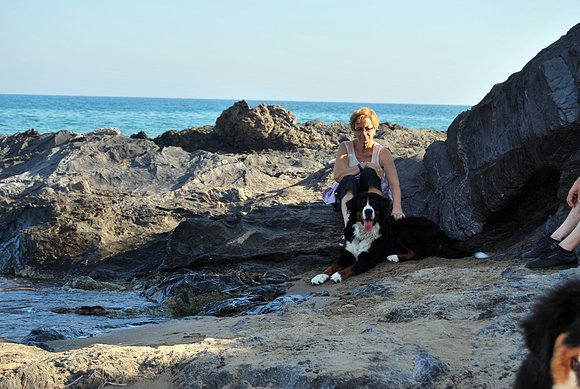 Panoramica con Lola en la playuki