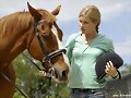 emma con un caballo :)