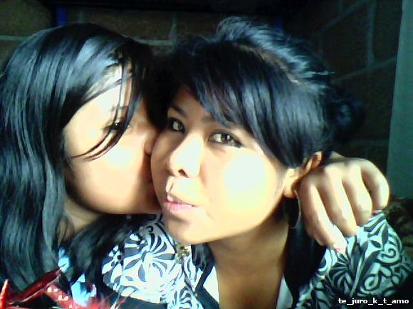 IZQ. mi hermana DERECHA.. yop NINA =)