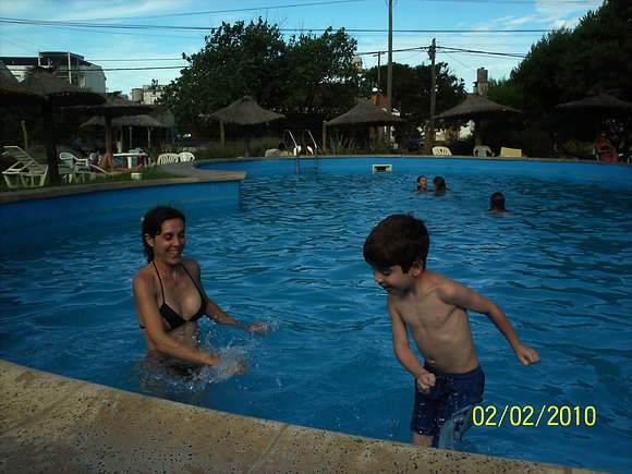 UN DIA DE PILETA CLIMATIZADA EN EL HOTEL