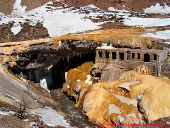El Puente del Inca en los andes