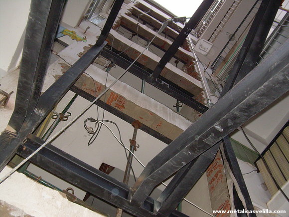 www.metalicasvelilla.com estructura para escalera