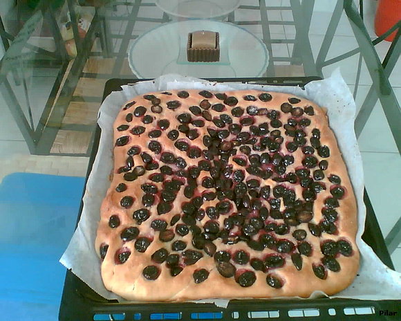 Coca de uvas (receta de la tele...hecha a ojo)