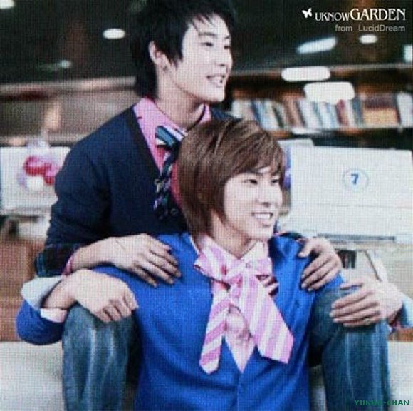 POR QUE ADORO QUE ADORES A JUNSU