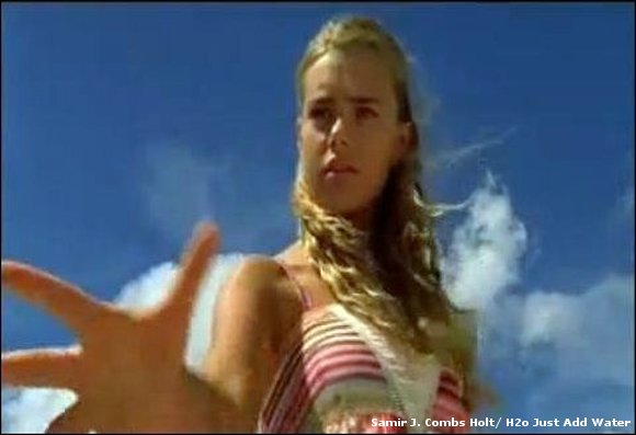 Bella (Indiana Evans)
